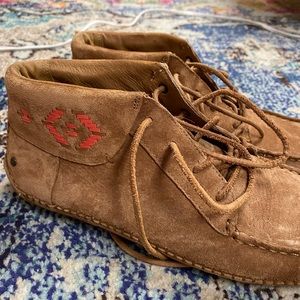 Ugg Moccasin Boots